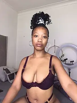Snapshot of SZA_Doja chatting on 12-30-24, 11:15 SZA Doja online show from 12-30-24, 11:15