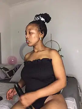 Snapshot of SZA_Doja chatting on 01-17-25, 06:02 SZA Doja online show from 01-17-25, 06:02