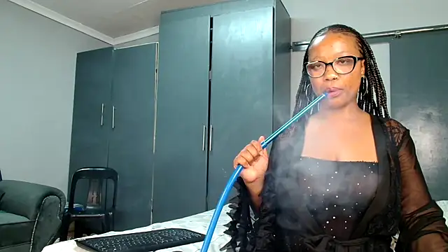 Snapshot of SZA_Doja chatting on 09-30-25, 08:04 SZA Doja online show from 09-30-25, 08:04