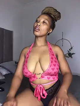 Snapshot of SZA_Doja chatting on 12-13-24, 08:37 SZA Doja online show from 12-13-24, 08:37