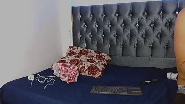 Snapshot of AntonellaAndNoah chatting on 03-12-25, 11:12 AntonellaAndNoah online show from 03-12-25, 11:12