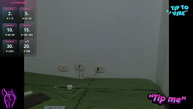 Snapshot of AntonellaAndNoah chatting on 02-08-25, 01:11 AntonellaAndNoah online show from 02-08-25, 01:11