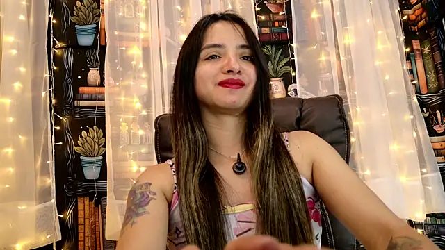 julietta   jackson online show from 06-25-26, 08:47