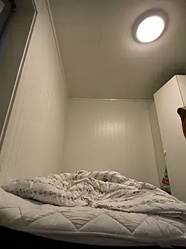 wolfwhite95 online show from 04-04-26, 06:47