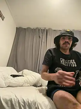 wolfwhite95 online show from 11-10-25, 12:04