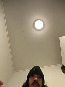 wolfwhite95 online show from 03-09-26, 06:22