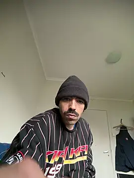 wolfwhite95 online show from 04-25-26, 12:19