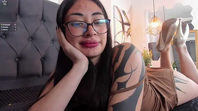 aprildreams19 online show from 03-22-25, 04:04