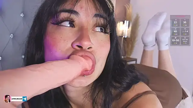 aprildreams19 online show from 10-23-25, 01:10