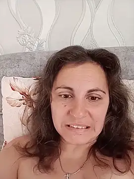 Snapshot of ShelaDiass chatting on 06-20-26, 01:10 ShelaDiass online show from 06-20-26, 01:10