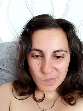 ShelaDiass online show from 10-15-25, 03:38