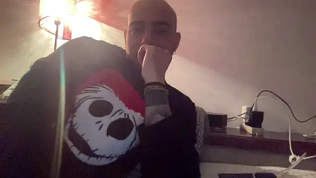 alessandromori91 online show from 12-17-25, 07:02