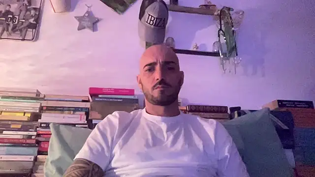 Snapshot of alessandromori91 chatting on 04-19-26, 11:07 alessandromori91 online show from 04-19-26, 11:07