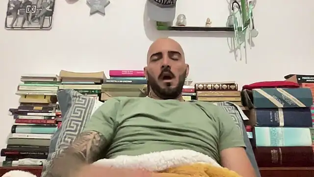 Snapshot of alessandromori91 chatting on 05-14-26, 09:01 alessandromori91 online show from 05-14-26, 09:01