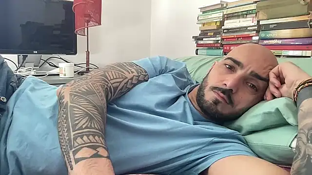 Snapshot of alessandromori91 chatting on 04-28-26, 02:21 alessandromori91 online show from 04-28-26, 02:21