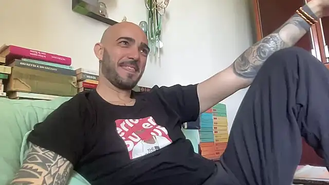 Snapshot of alessandromori91 chatting on 04-24-26, 09:11 alessandromori91 online show from 04-24-26, 09:11