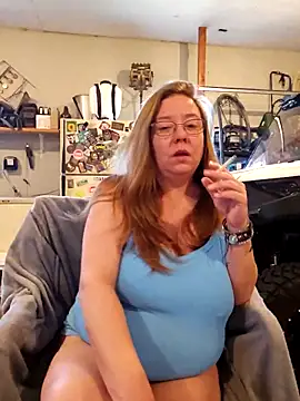 MsShelby40 online show from 12-17-25, 05:51