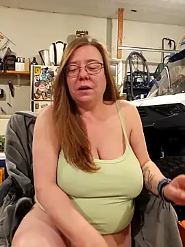 MsShelby40 online show from 12-16-25, 11:20