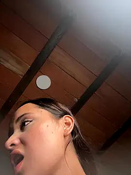 MollySanders    online show from 10-04-25, 11:28