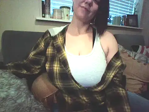 Snapshot of Big-Tits-McGee chatting on 01-29-25, 03:37 Big-Tits-McGee online show from 01-29-25, 03:37