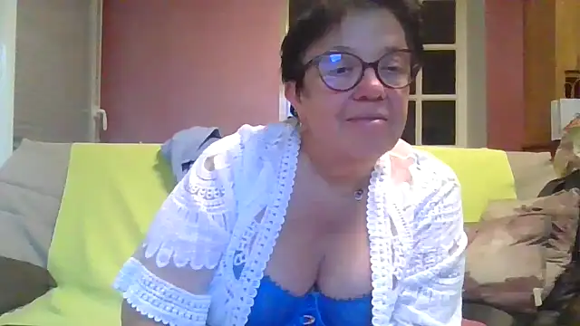 Snapshot of Vandeae44 chatting on 06-08-26, 07:47 Vandeae44 online show from 06-08-26, 07:47