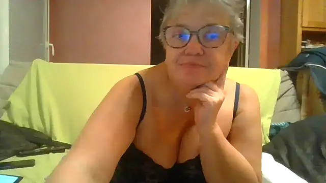 Vandeae44 online show from 10-13-25, 08:10