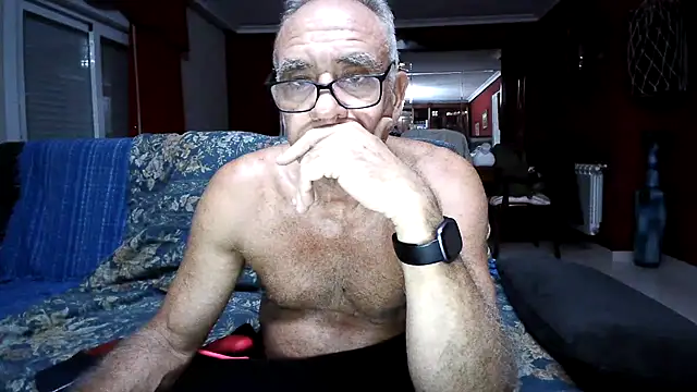 Snapshot of maduroguapo chatting on 04-26-26, 09:12 maduroguapo online show from 04-26-26, 09:12