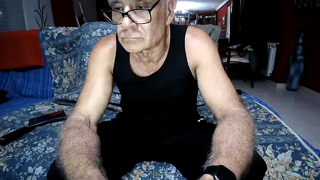 Snapshot of maduroguapo chatting on 05-17-26, 09:15 maduroguapo online show from 05-17-26, 09:15