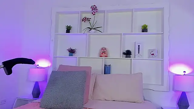 Jenifer Diaz online show from 04-17-26, 12:41