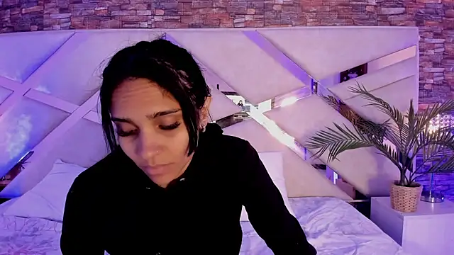 sophie pariss online show from 12-22-25, 03:17