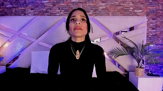 sophie pariss online show from 12-21-25, 02:13