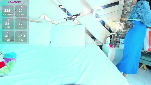 sophie pariss online show from 11-13-25, 01:20