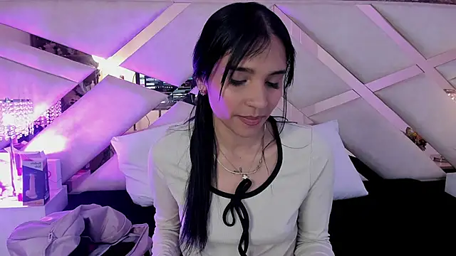 sophie pariss online show from 10-23-25, 04:00