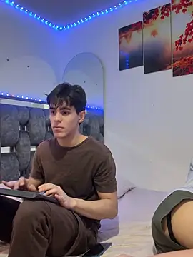 Alex and Fabian online show from 02-17-26, 04:32