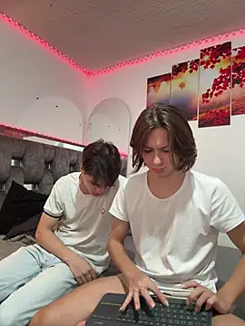 Alex and Fabian online show from 03-08-26, 04:38