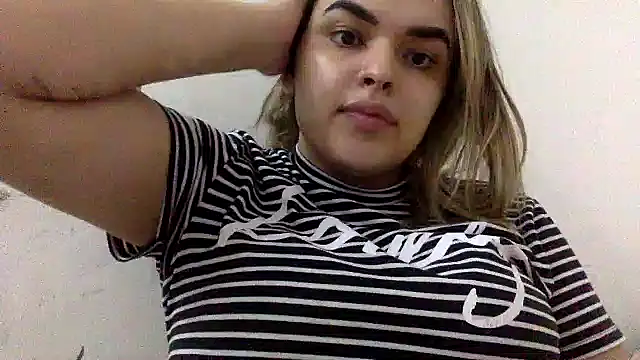 Snapshot of sweetshygirl chatting on 01-04-25, 12:05 sweetshygirl online show from 01-04-25, 12:05