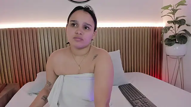 lia sexx19 online show from 06-17-26, 02:11