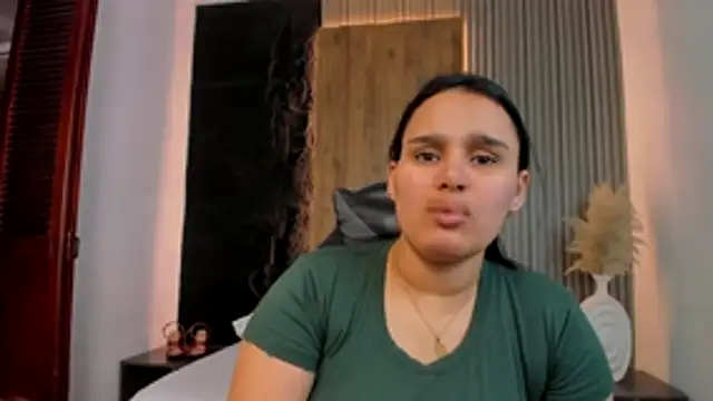Snapshot of lia_sexx19 chatting on 05-20-26, 02:30 lia sexx19 online show from 05-20-26, 02:30