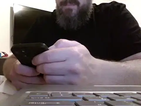 Snapshot of FROL83 chatting on 05-05-26, 06:33 FROL83 online show from 05-05-26, 06:33