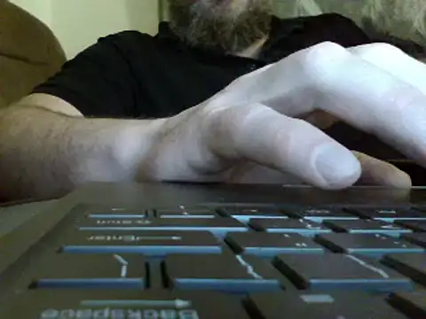 Snapshot of FROL83 chatting on 04-27-26, 09:02 FROL83 online show from 04-27-26, 09:02