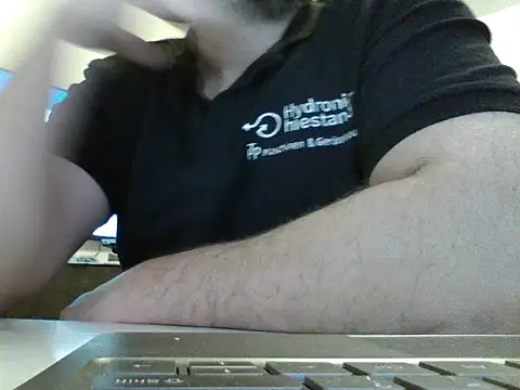 Snapshot of FROL83 chatting on 05-14-26, 05:54 FROL83 online show from 05-14-26, 05:54