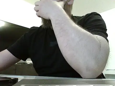 Snapshot of FROL83 chatting on 04-11-26, 05:16 FROL83 online show from 04-11-26, 05:16