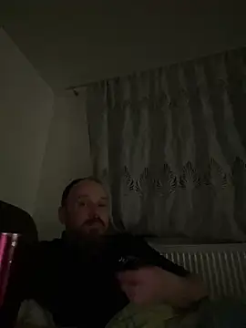 Snapshot of FROL83 chatting on 04-03-26, 08:26 FROL83 online show from 04-03-26, 08:26