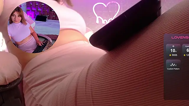 AlessiaDouce online show from 11-21-25, 08:08