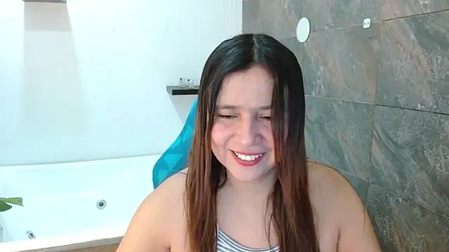 Snapshot of Heidy_Wells chatting on 03-12-26, 12:31 Heidy Wells online show from 03-12-26, 12:31