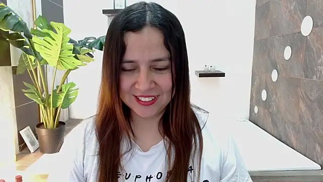 Heidy Wells online show from 05-26-26, 01:20