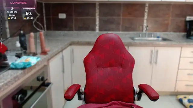 Snapshot of Heidy_Wells chatting on 12-01-25, 12:50 Heidy Wells online show from 12-01-25, 12:50