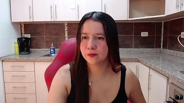 Snapshot of Heidy_Wells chatting on 02-18-26, 12:01 Heidy Wells online show from 02-18-26, 12:01