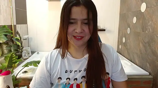 Snapshot of Heidy_Wells chatting on 03-15-26, 12:56 Heidy Wells online show from 03-15-26, 12:56