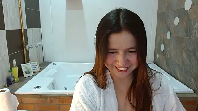 Snapshot of Heidy_Wells chatting on 03-05-26, 12:35 Heidy Wells online show from 03-05-26, 12:35